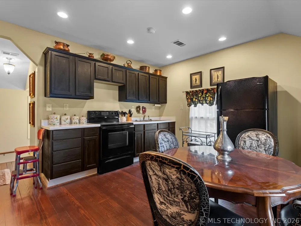 535 E 14th Street Bartlesville, OK 74003