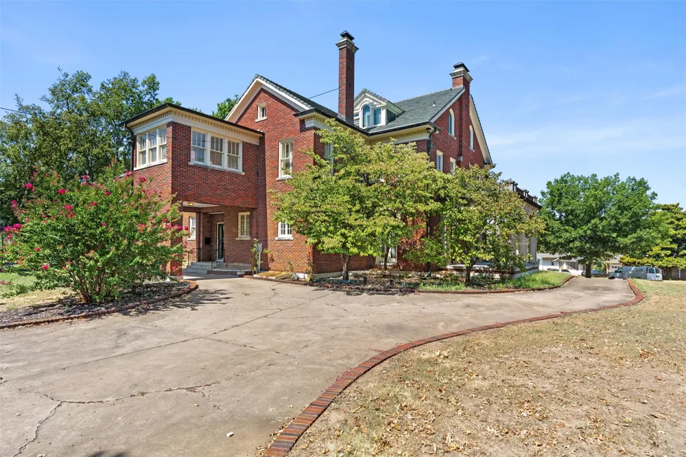 535 E 14th Street Bartlesville, OK 74003