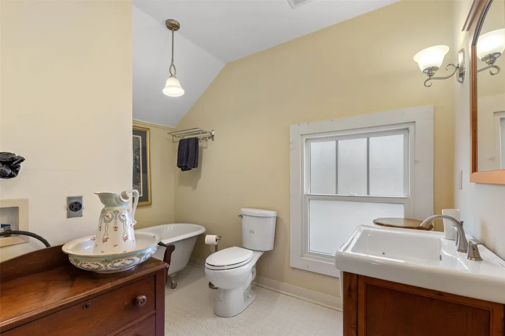 535 E 14th Street Bartlesville, OK 74003