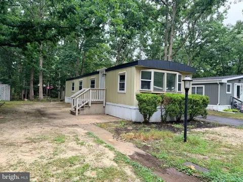 10 ASHWOOD DRIVE