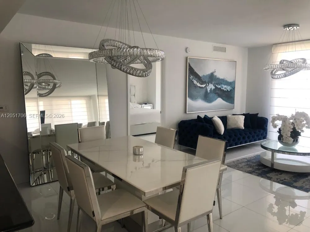 50 Biscayne Blvd #2810 Miami, FL 33132