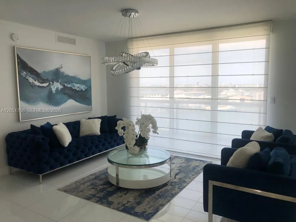 50 Biscayne Blvd #2810 Miami, FL 33132
