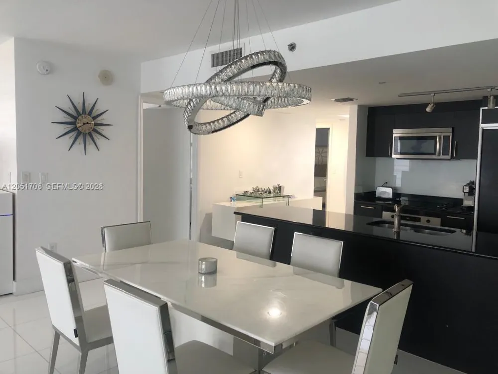 50 Biscayne Blvd #2810 Miami, FL 33132