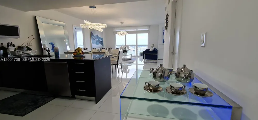 50 Biscayne Blvd #2810 Miami, FL 33132