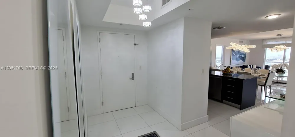 50 Biscayne Blvd #2810 Miami, FL 33132