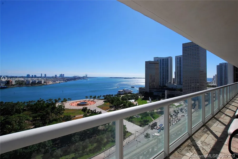 50 Biscayne Blvd #2810 Miami, FL 33132
