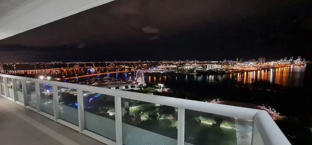 50 Biscayne Blvd #2810 Miami, FL 33132
