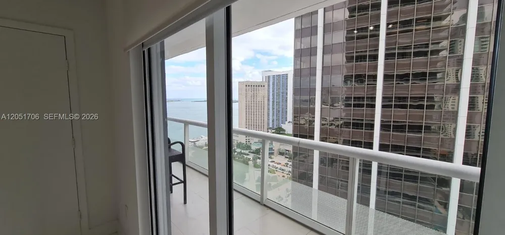 50 Biscayne Blvd #2810 Miami, FL 33132