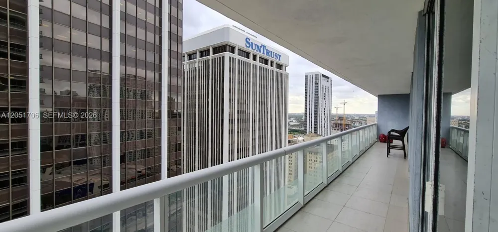 50 Biscayne Blvd #2810 Miami, FL 33132