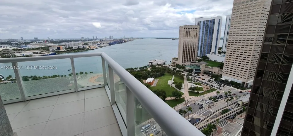 50 Biscayne Blvd #2810 Miami, FL 33132