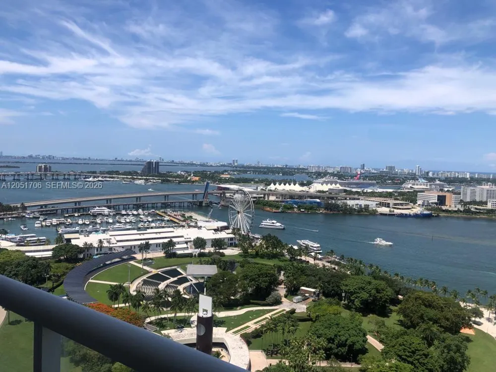 50 Biscayne Blvd #2810 Miami, FL 33132