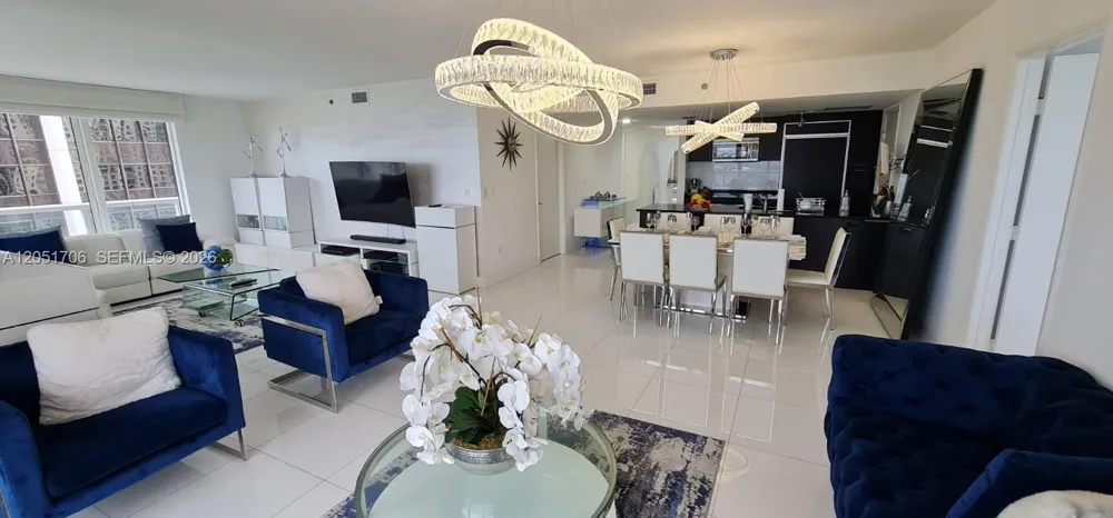 50 Biscayne Blvd #2810 Miami, FL 33132