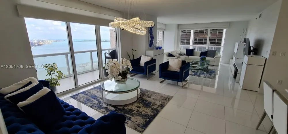 50 Biscayne Blvd #2810 Miami, FL 33132