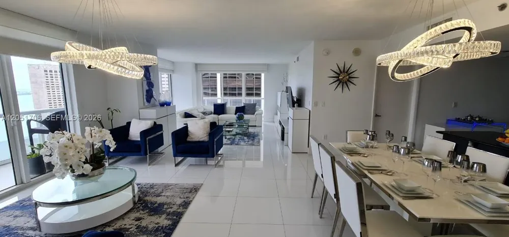 50 Biscayne Blvd #2810 Miami, FL 33132