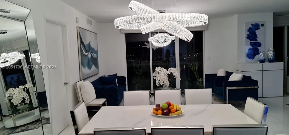 50 Biscayne Blvd #2810 Miami, FL 33132