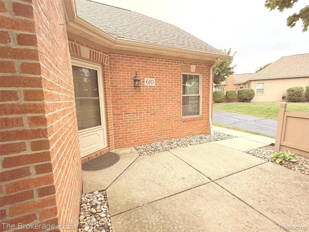 610 Perry Creek Drive Grand Blanc City, MI 48439