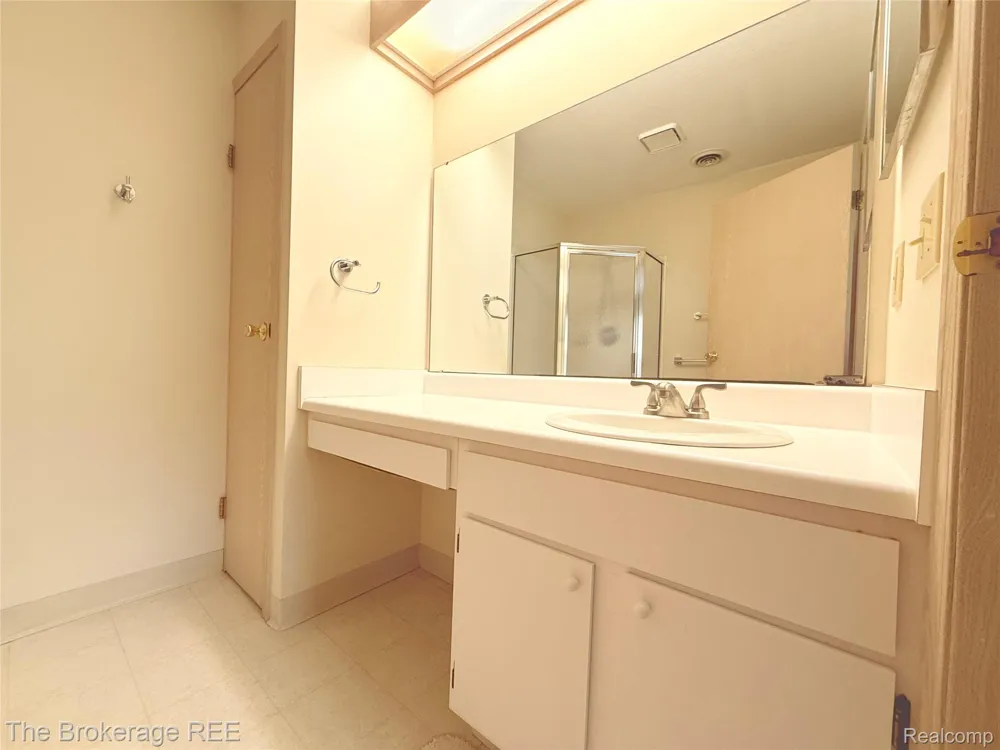 610 Perry Creek Drive Grand Blanc City, MI 48439