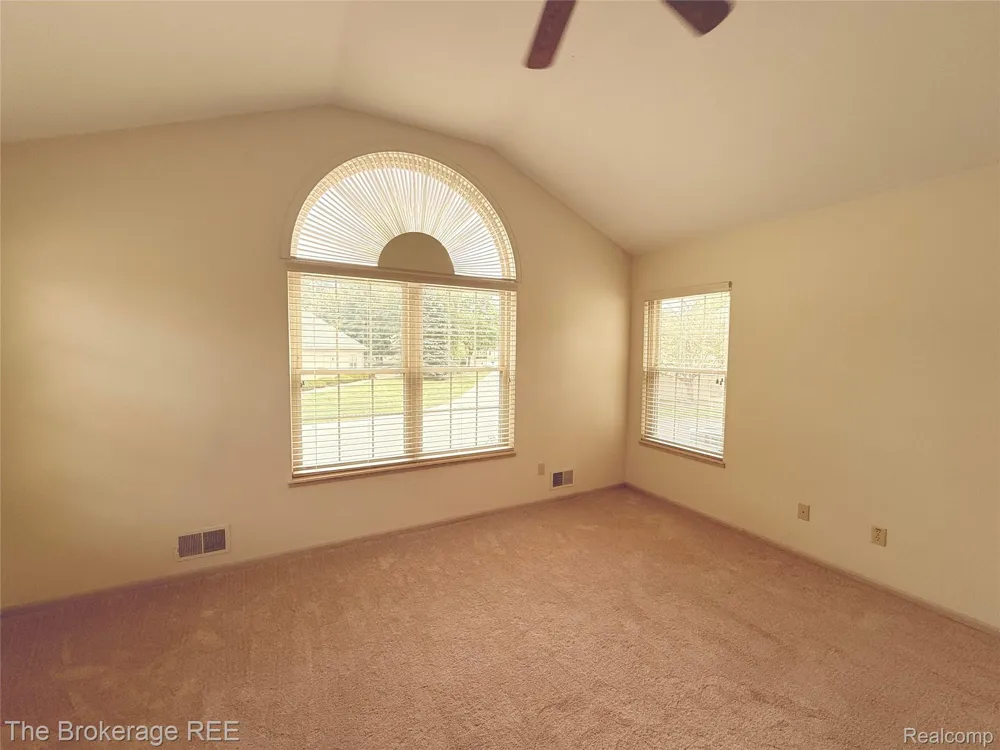 610 Perry Creek Drive Grand Blanc City, MI 48439
