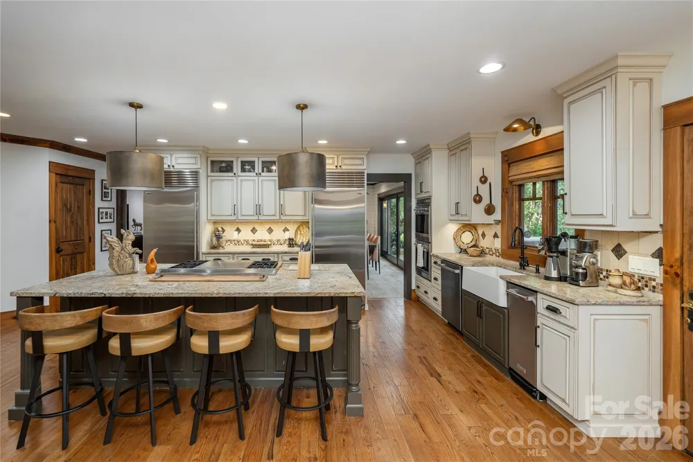345 Prospect Drive Burnsville, NC 28714