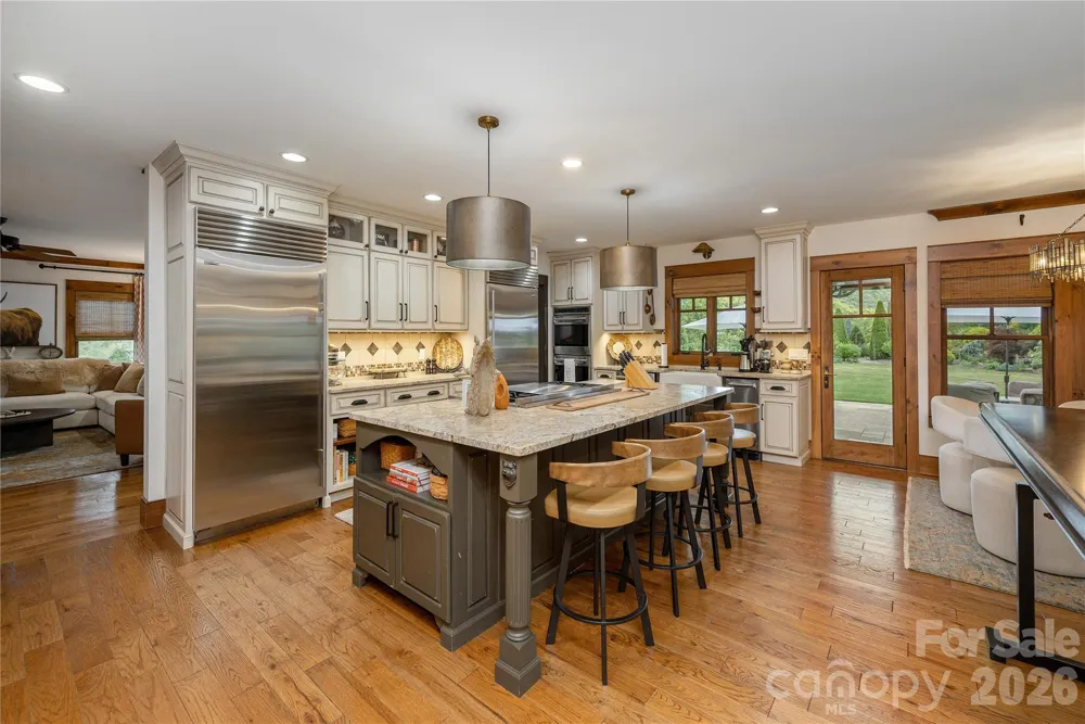 345 Prospect Drive Burnsville, NC 28714