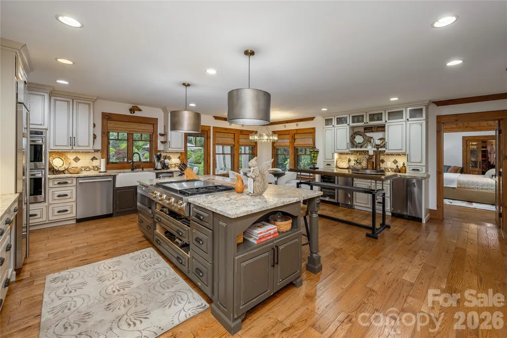 345 Prospect Drive Burnsville, NC 28714