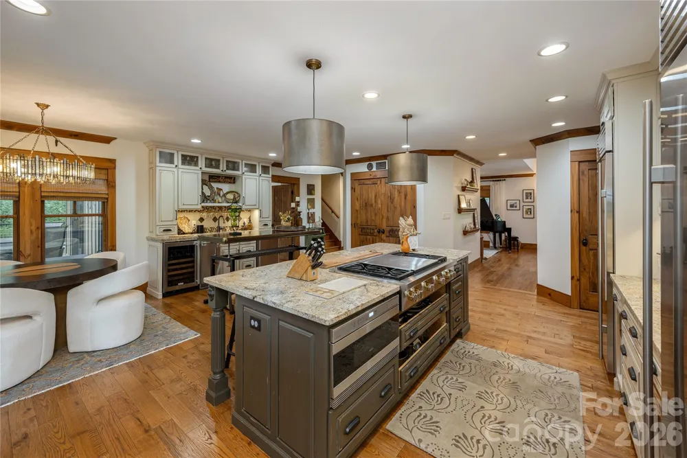 345 Prospect Drive Burnsville, NC 28714