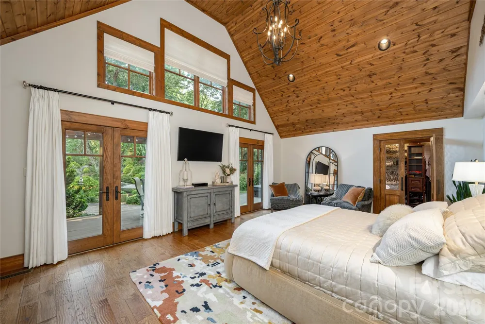 345 Prospect Drive Burnsville, NC 28714