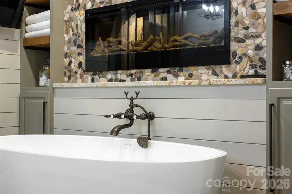 345 Prospect Drive Burnsville, NC 28714