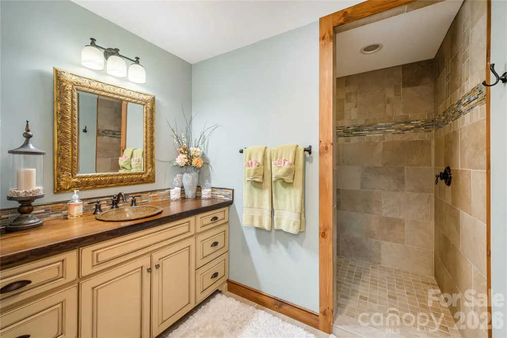 345 Prospect Drive Burnsville, NC 28714