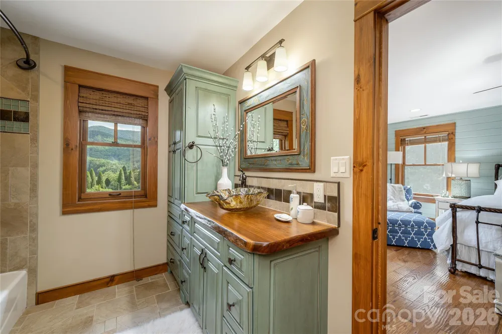 345 Prospect Drive Burnsville, NC 28714