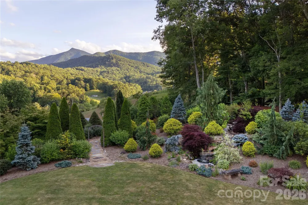 345 Prospect Drive Burnsville, NC 28714
