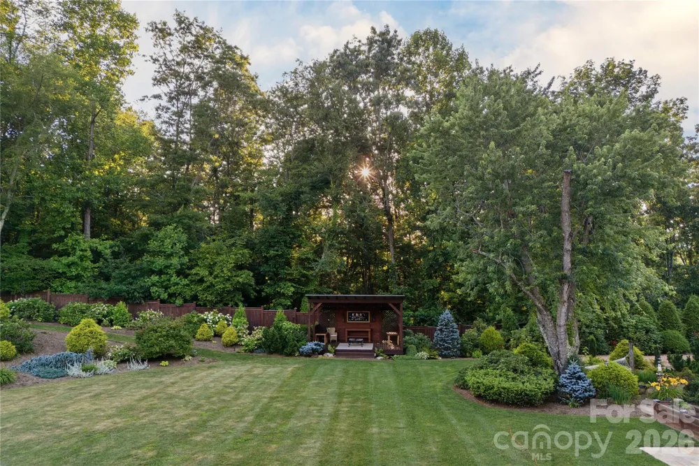 345 Prospect Drive Burnsville, NC 28714
