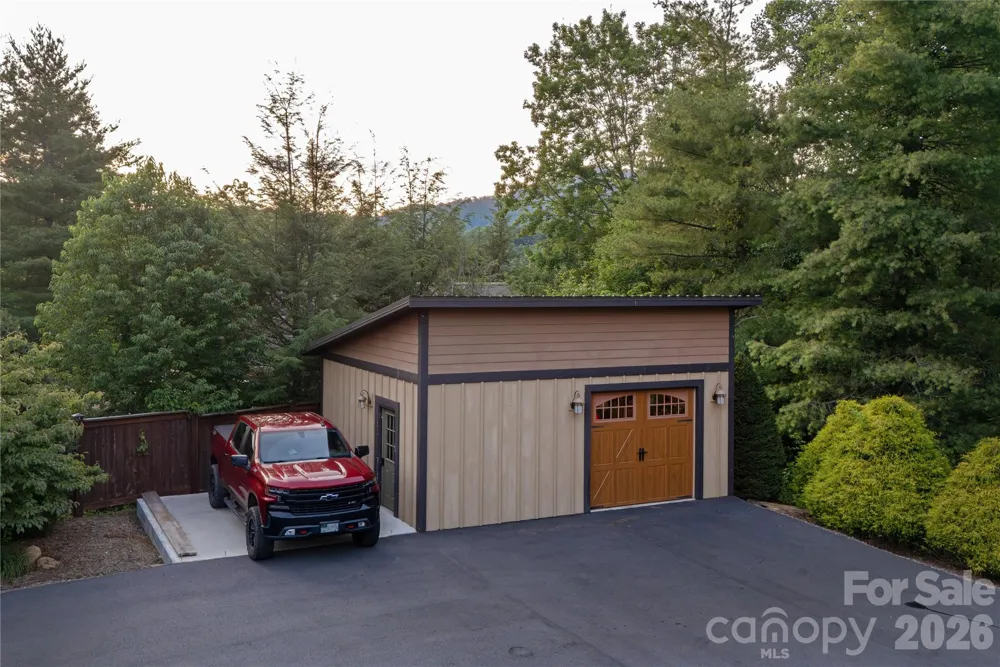 345 Prospect Drive Burnsville, NC 28714