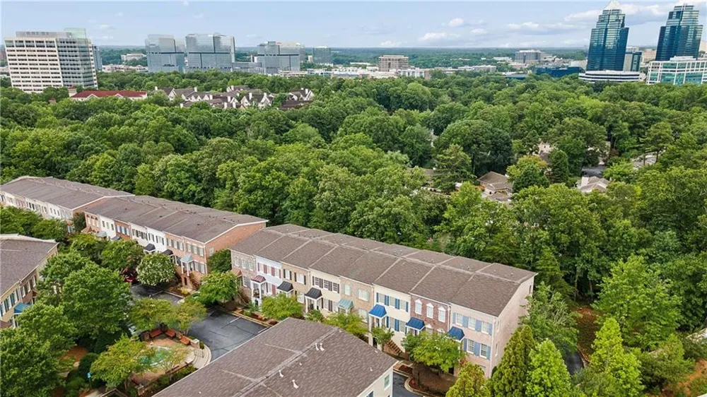 997 Pearl Point Sandy Springs, GA 30328