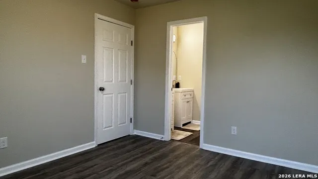 808 E 6TH ST Nixon, TX 78140