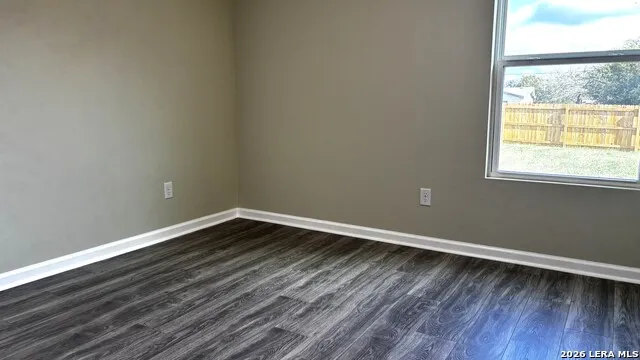 808 E 6TH ST Nixon, TX 78140