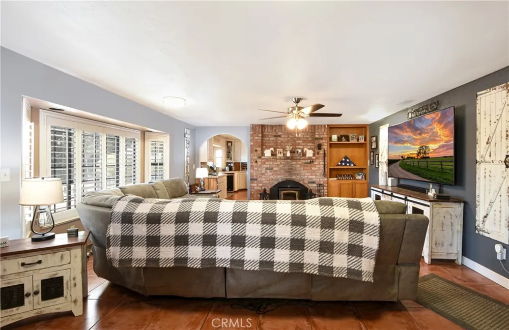 1529 Olive Ramona, CA 92065