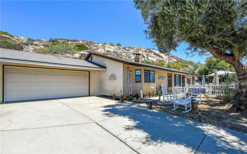1529 Olive Ramona, CA 92065