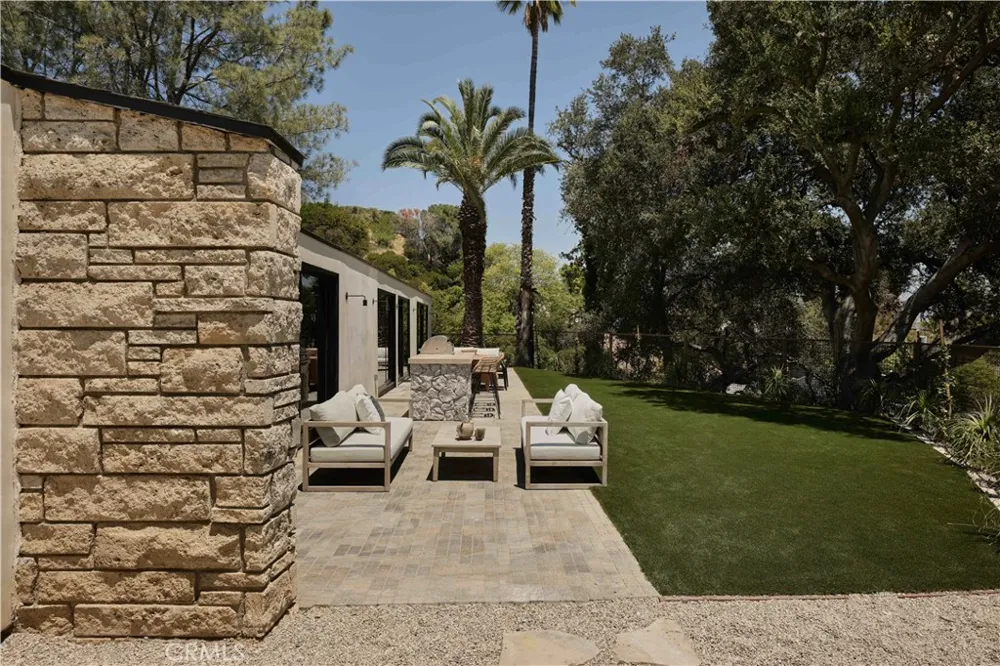 3655 Wrightwood Studio City, CA 91604
