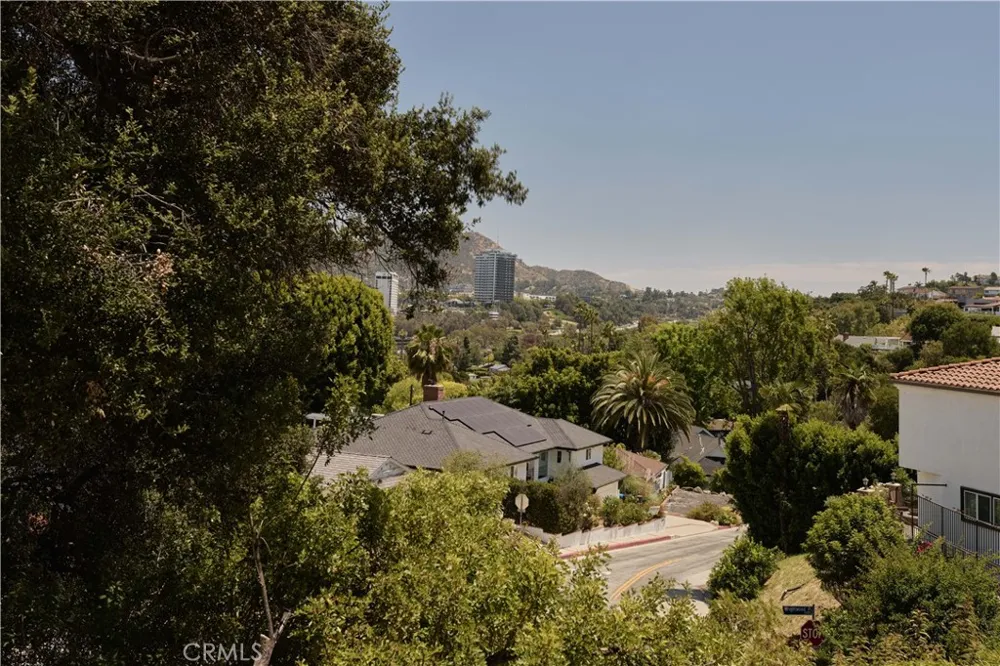 3655 Wrightwood Studio City, CA 91604