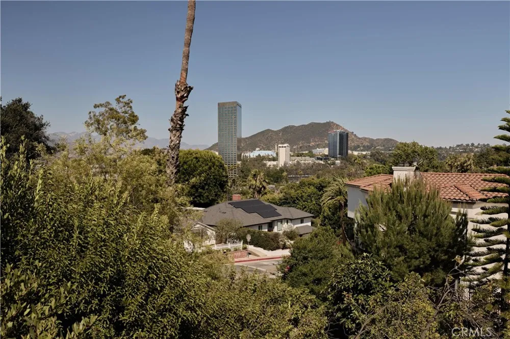 3655 Wrightwood Studio City, CA 91604