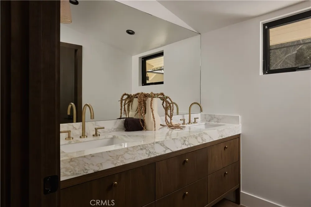 3655 Wrightwood Studio City, CA 91604