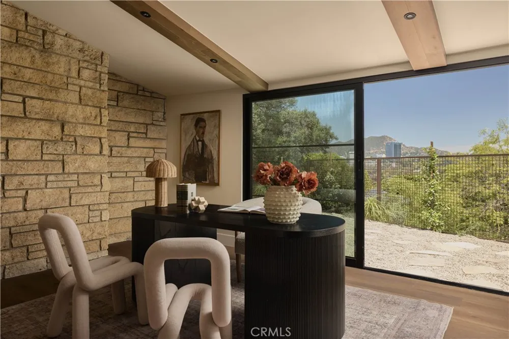 3655 Wrightwood Studio City, CA 91604
