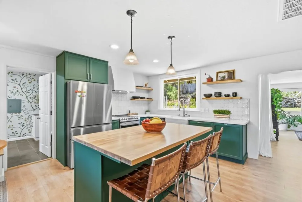 9465 Watsonville Road Gilroy, CA 95020