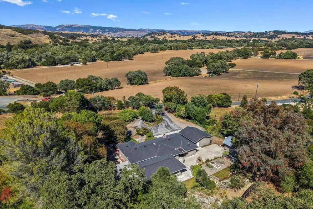 9465 Watsonville Road Gilroy, CA 95020
