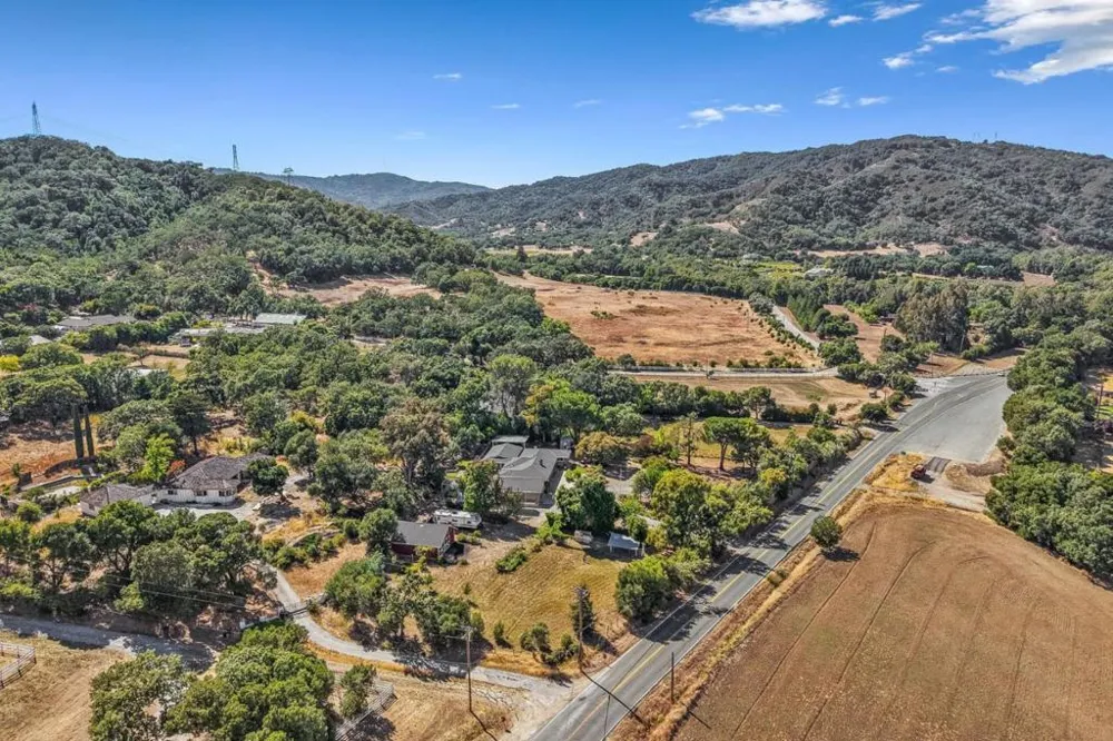 9465 Watsonville Road Gilroy, CA 95020