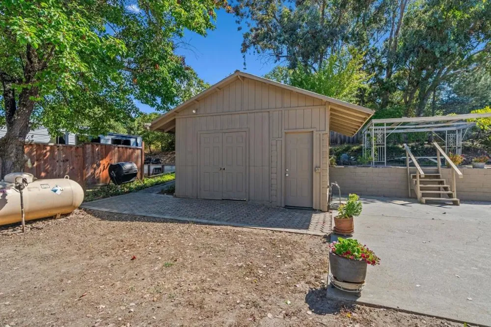 9465 Watsonville Road Gilroy, CA 95020