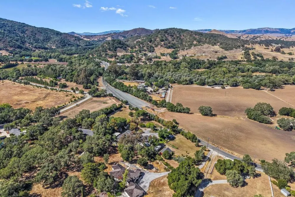 9465 Watsonville Road Gilroy, CA 95020