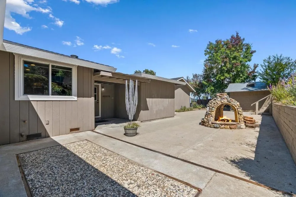 9465 Watsonville Road Gilroy, CA 95020