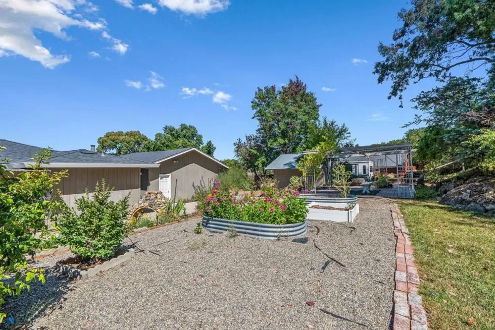 9465 Watsonville Road Gilroy, CA 95020